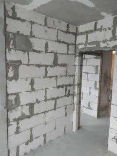 Установка перегородок из кирпича, блоков и гипсокартона